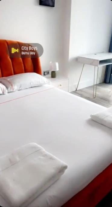 Luxe Place A London